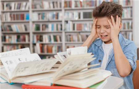 18歲男孩不想上學怎么辦 18歲男孩不想上學怎么辦