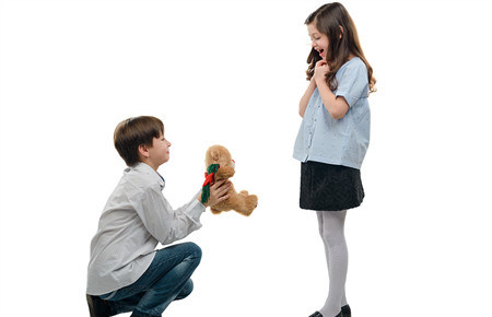 孩子早戀的常見表現 孩子早戀的常見表現