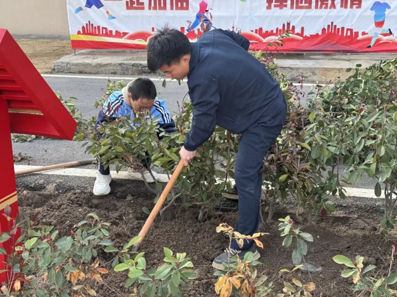 新起點教育特訓學校開展校園綠化行動